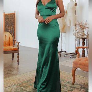 Lulus Melora Satin Maxi Dress L Emerald Greeen Sleeveless Party Whimsical Fairy